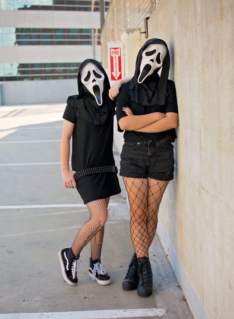 Tween/teen photshoot with sisters that love ghost face. 